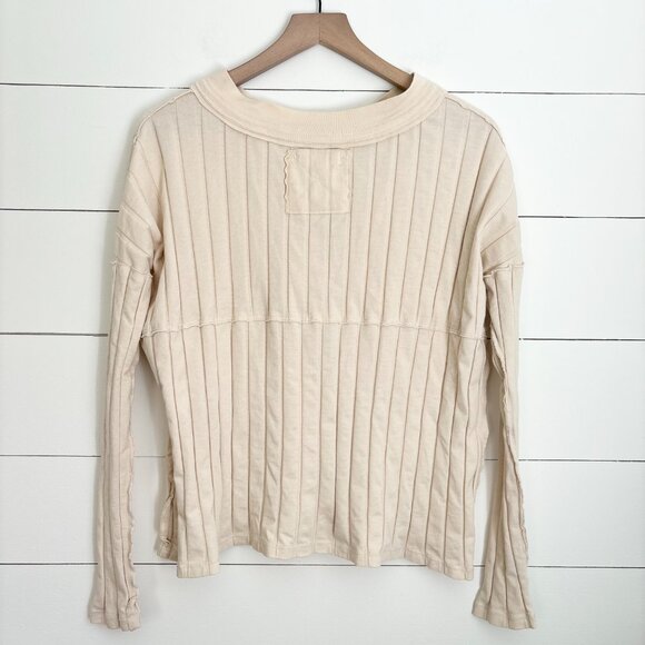 We The Free x Free People beige ribbed top with button halfway - Picture 4 of 5